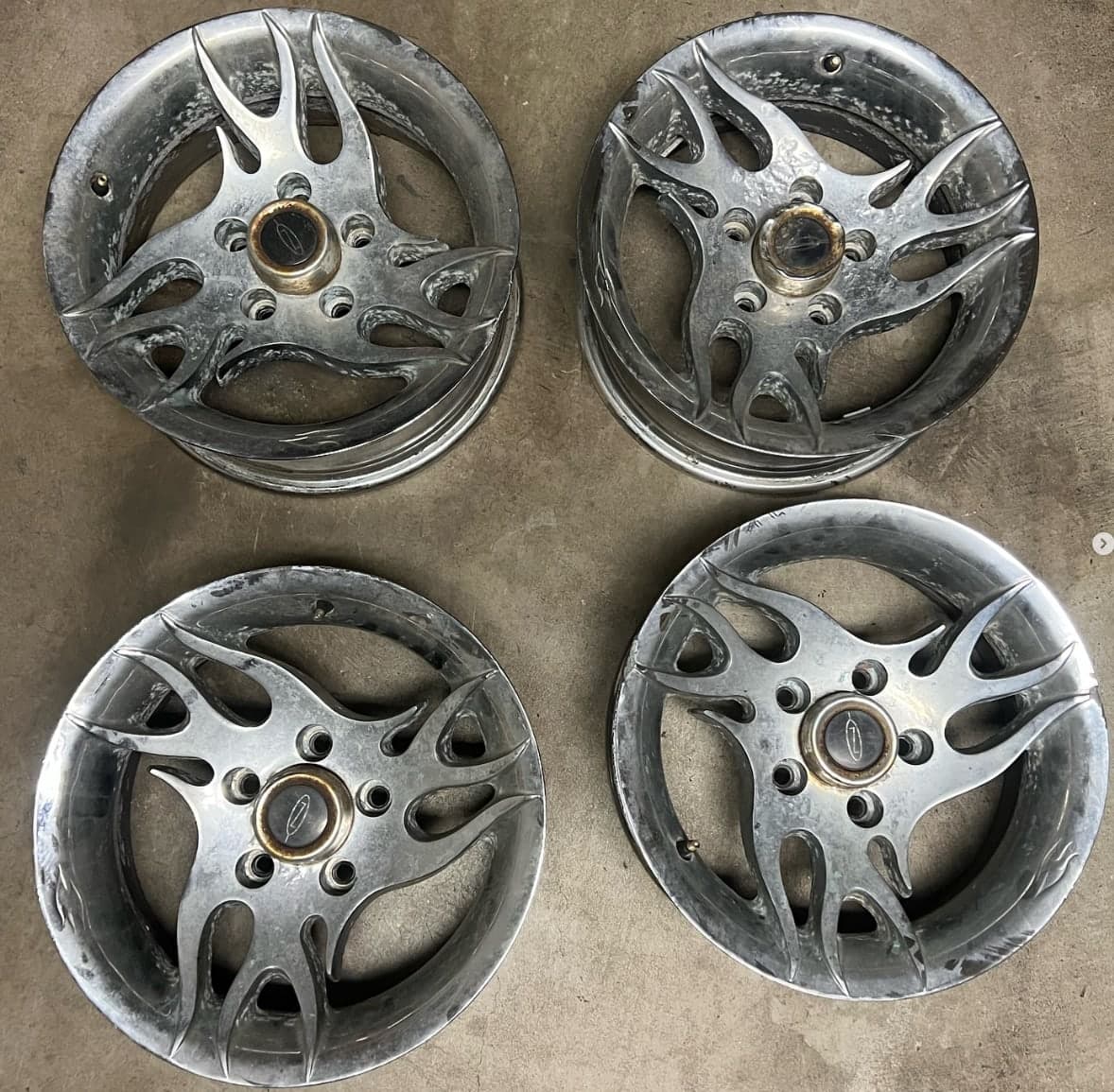 CONCEPT NEEPER Pyros